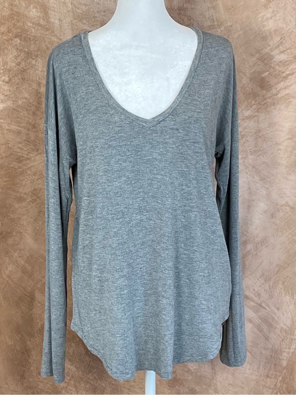 Soft  & Sexy Grey V-Neck Long Sleeve Tee size Large